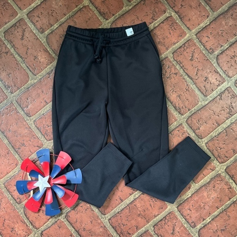 Adidas black pull on styling active bottoms D1-23